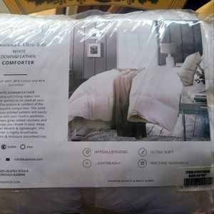 Kasrntex Down Comfortor - Queen